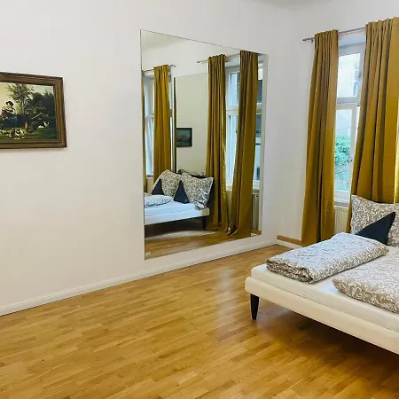Direct City Center-Privat Rooms-5 Minutes Mariahilferstrasse Wenen Buitenkant foto