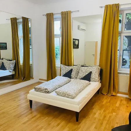 Direct City Center-Privat Rooms-5 Minutes Mariahilferstrasse Wenen Buitenkant foto