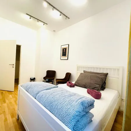 Direct City Center-Privat Rooms-5 Minutes Mariahilferstrasse Wenen Buitenkant foto