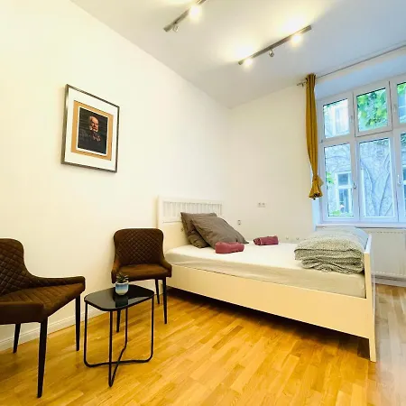Direct City Center-Privat Rooms-5 Minutes Mariahilferstrasse Wenen Buitenkant foto